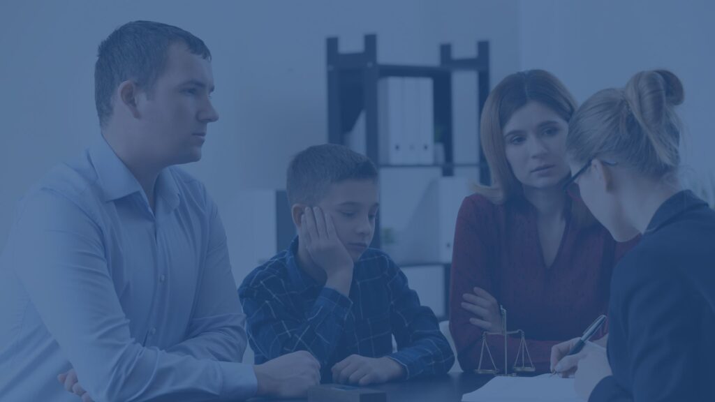 Ouders met hun kind aan de Jeugdbeschermingstafel / Jeugdtafel